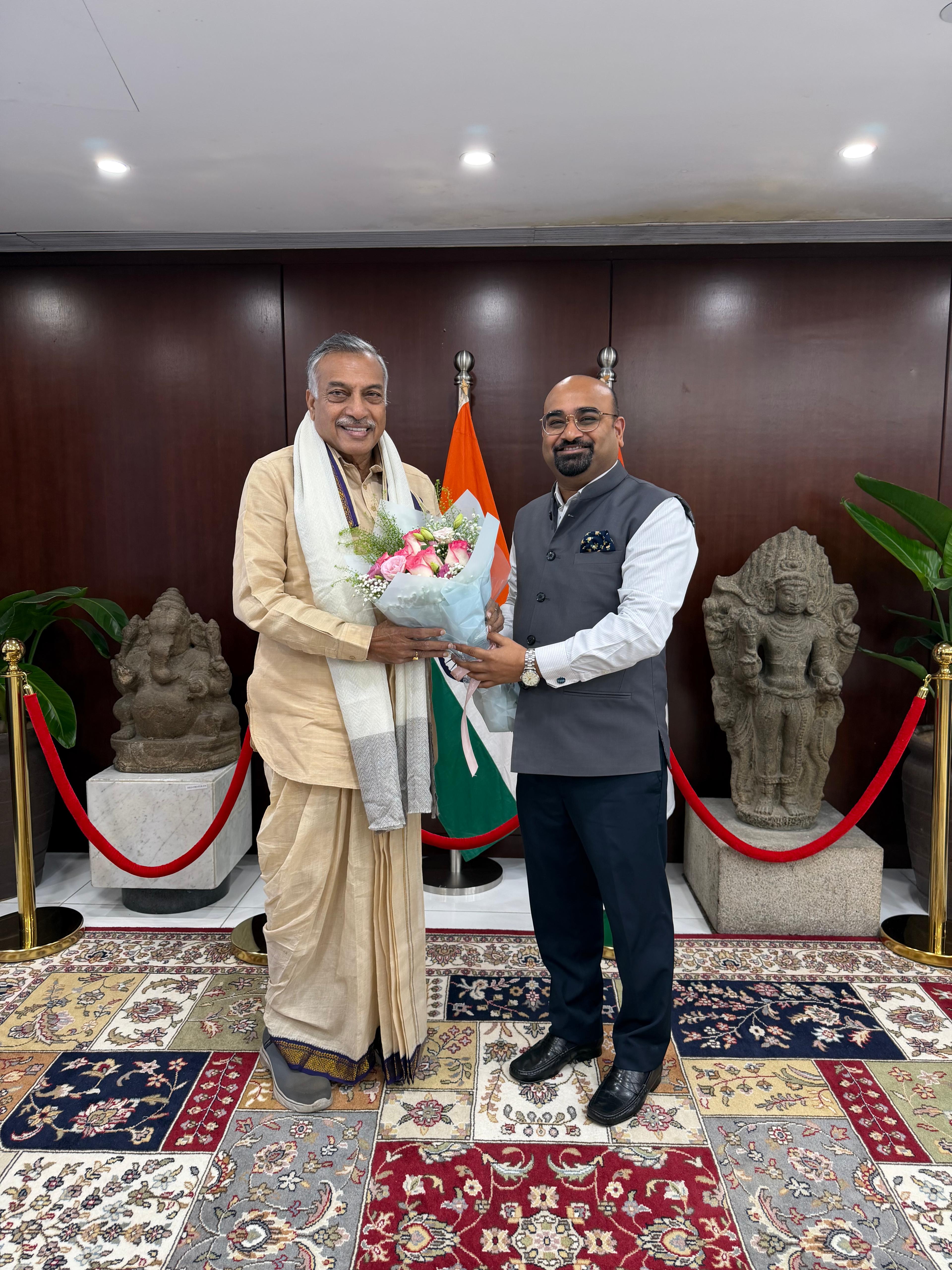 Consul General welcomed Padma Bhushan Prof. Yarlagadda Lakshmi Prasad, National President of Vishva Hindi Parishad, former Rajya Sabha Member of Parliament and an eminent scholar of Hindi literature