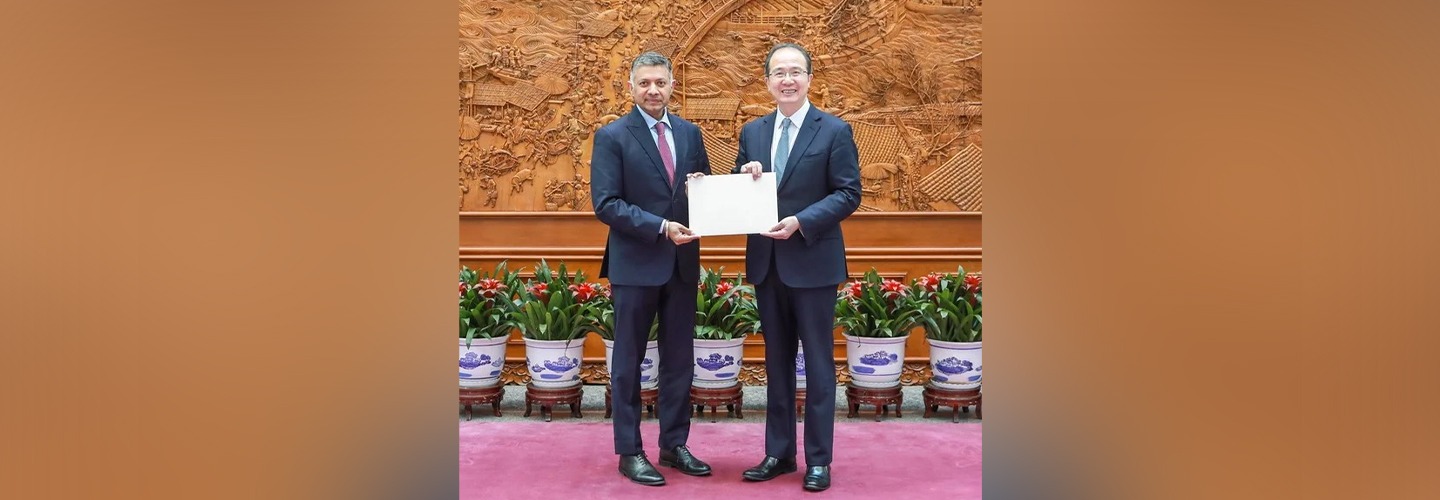 Ambassador H.E. Vikram Doraiswami presented a copy of his credentials to Assistant Foreign Minister and Director-General of the Protocol Department of the Ministry of Foreign Affairs of the People's Republic of China, HE Hong Lei, in Beijing on 7 May 2026.