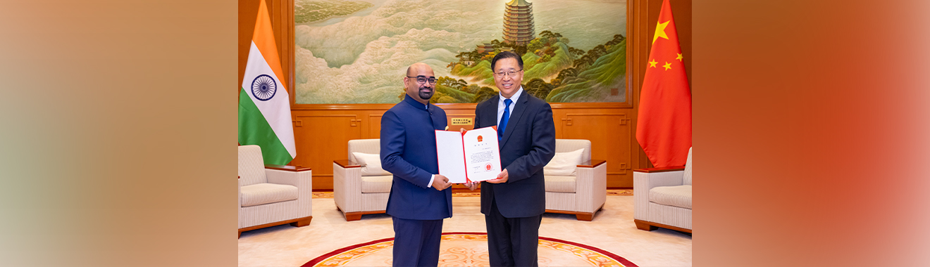 Consul General's meeting with Mr. Cui Jianchun, Hon'ble Commissioner of OCMFA, Hong Kong SAR.